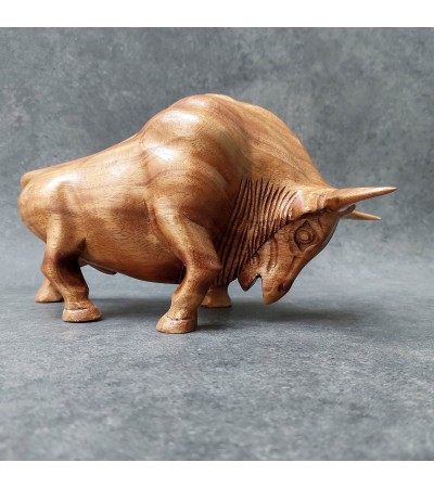 Sculpture - Charging bull of wood