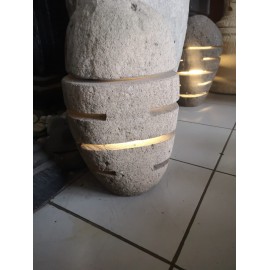 Stone garden lamp