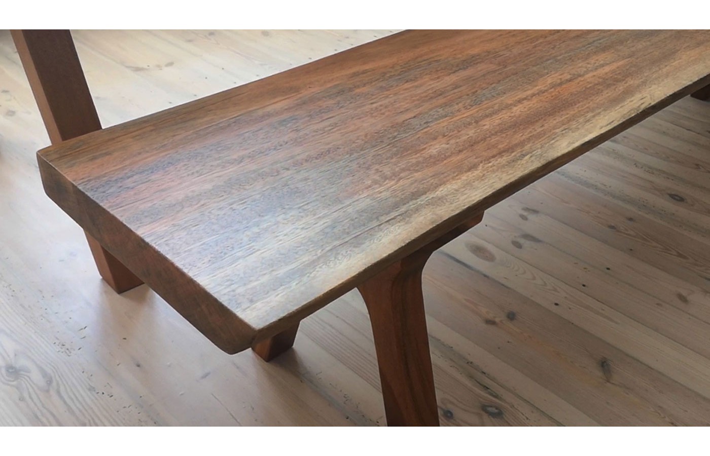 Kuku wood bench