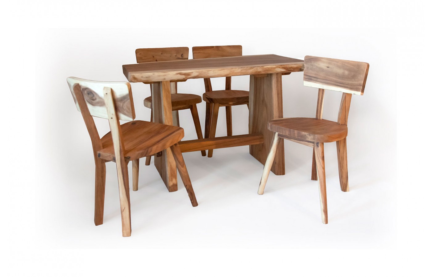 Set table with chairs made of Suar wood