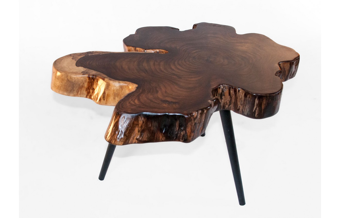 Coffee table made of SONO wood