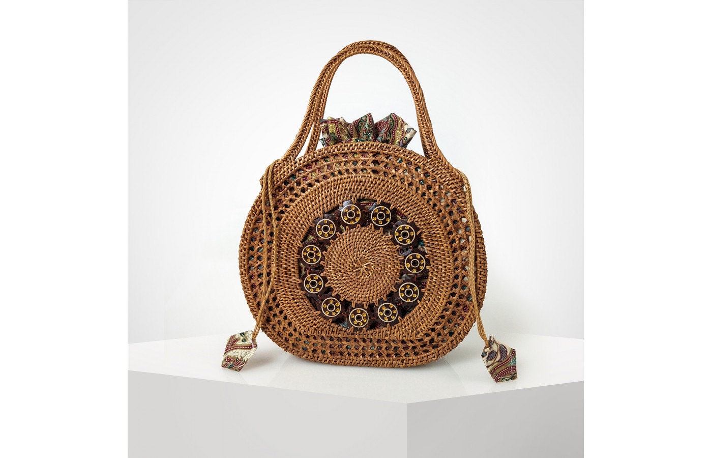 Handcrafted Ate Grass Handle Handbag from Bali, B1