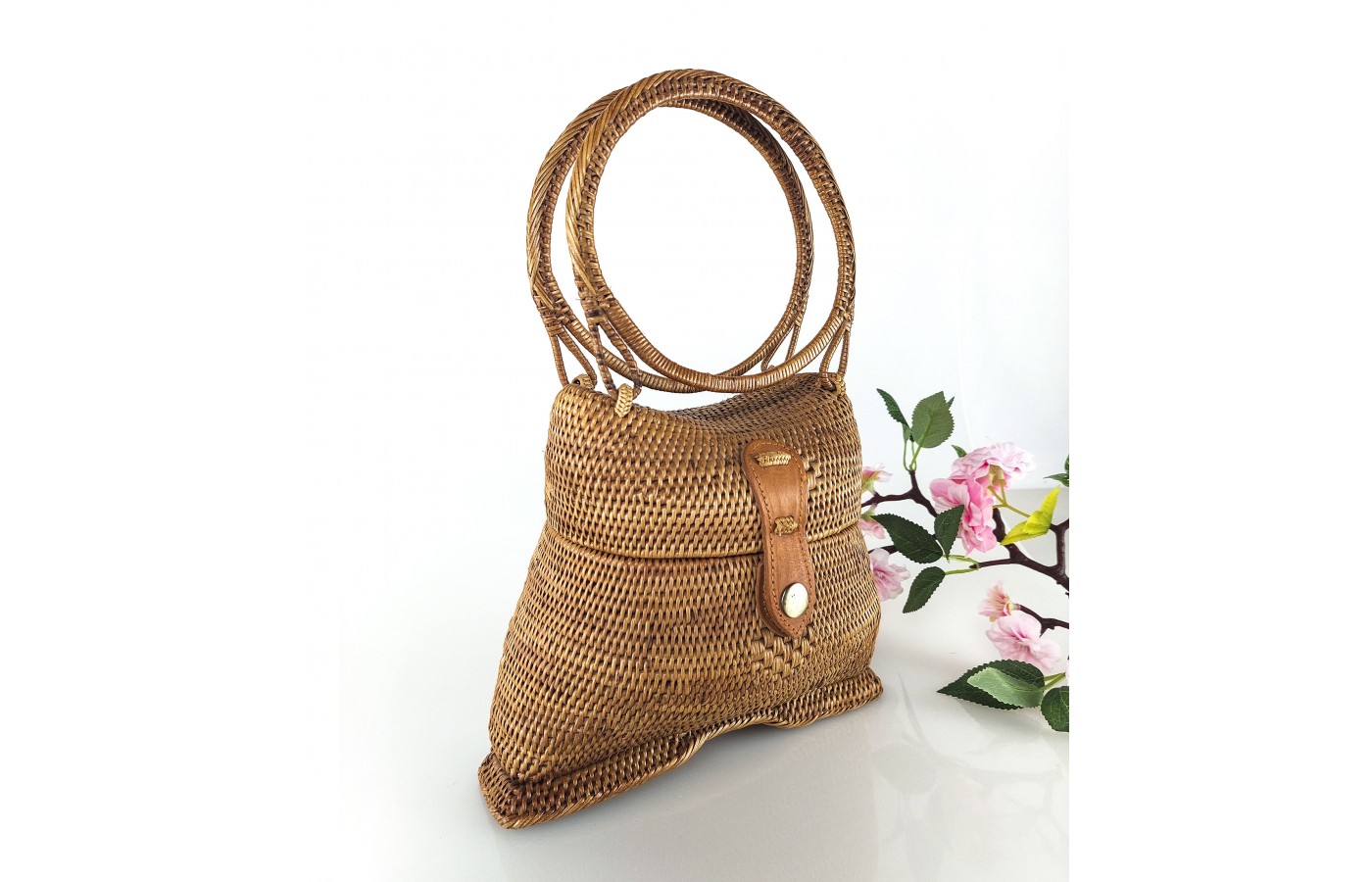 Handcrafted Ate Grass Handle Handbag from Bali, B12