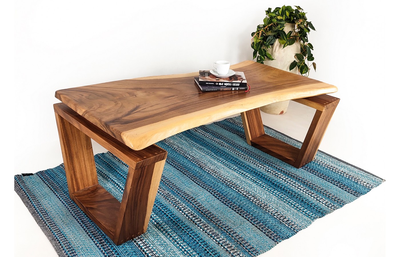 Coffe table Suar wood