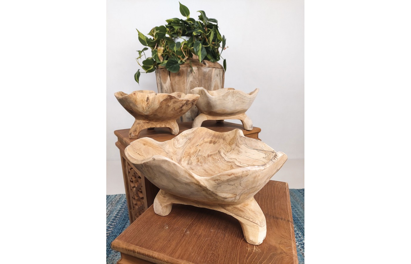 Wooden bowl on three legs