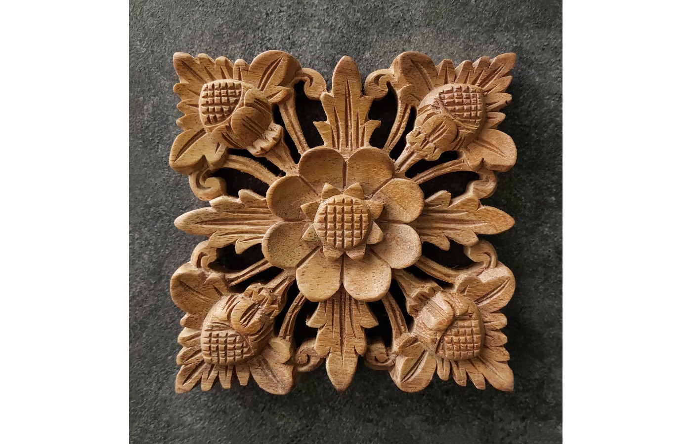 Oriental wall panel - Flower - Bali sculpture, 15 cm