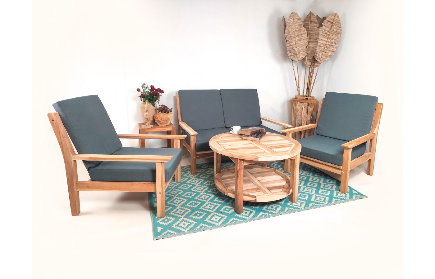 Erega I - a teak wood set of garden furniture