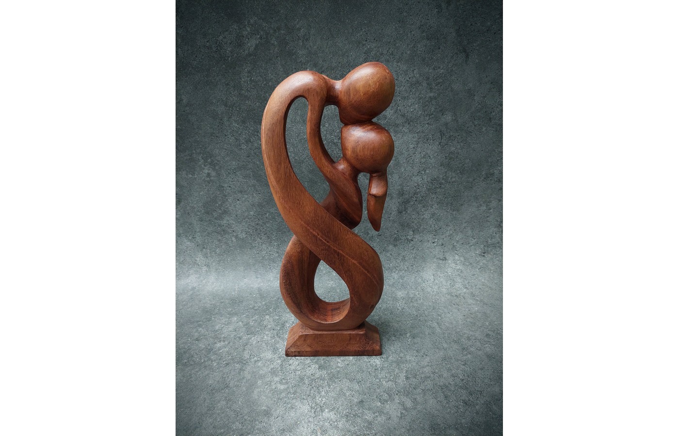 Sculpture "abstract kiss", suar wood