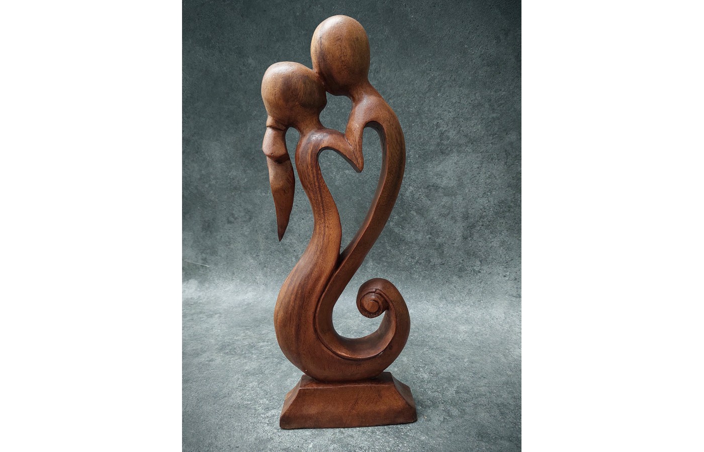 Sculpture "abstract kiss", suar wood